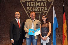 Heimatminister Albert Füracker und Kunstministerin Prof. Dr. med. Marion Kiechle prämieren 100 Heimatschätze